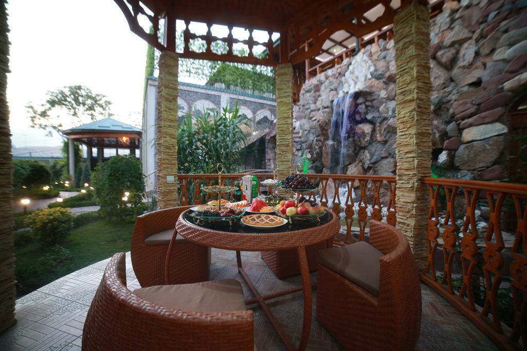 Lotte Palace Dushanbe Ngoại thất bức ảnh
